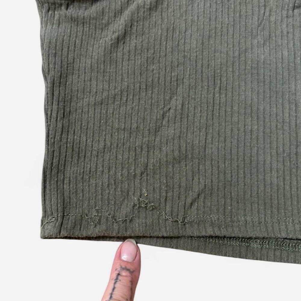 Bozzolo Women's Grey and Green Crop-top - Picture 5 of 5